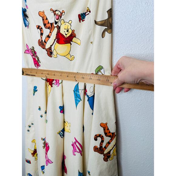 Vintage Cream Winnie The Poo Print Apron Dress Small - Picture 10 of 11
